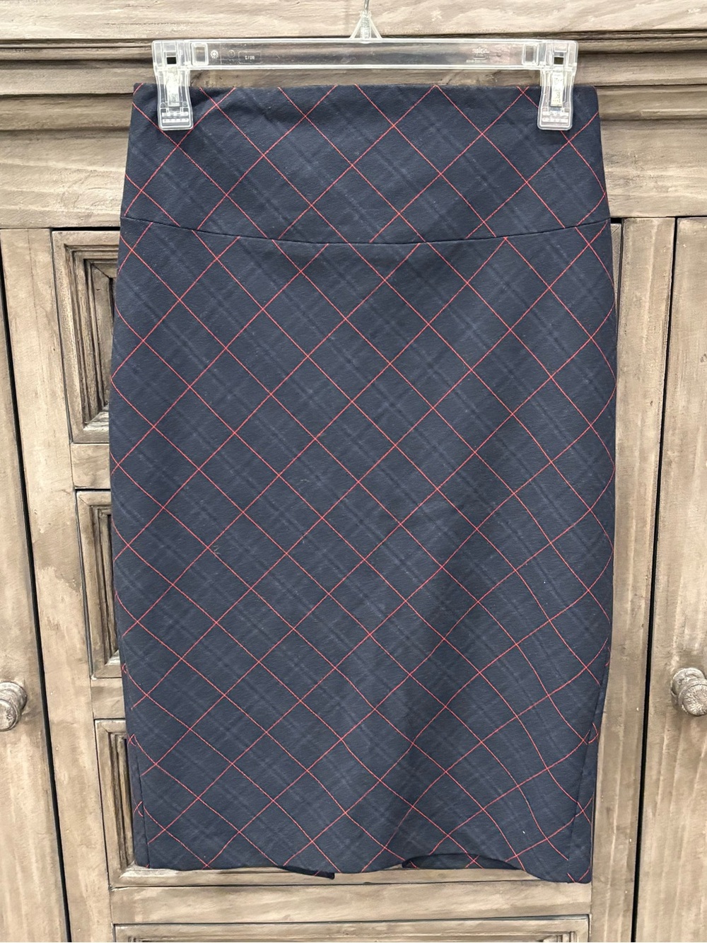 EUC Women’s EXPRESS Classic Black/Red Windowpane Plaid Pencil Skirt (2)